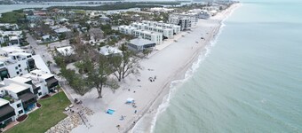 Beachside King Suite on Englewood Beach