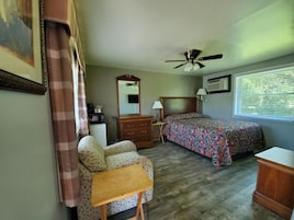 Single Room, Non Smoking | Laptop workspace, WiFi (free)