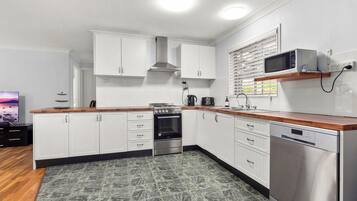 Microwave, oven, stovetop, dishwasher