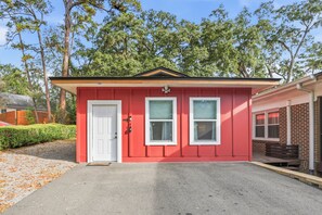 Exterior - Luxurious Super Spacious Home (Tallahassee)