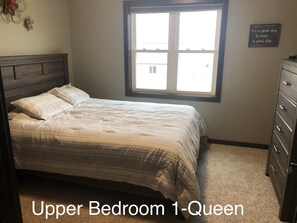 5 bedrooms, iron/ironing board, WiFi, bed sheets