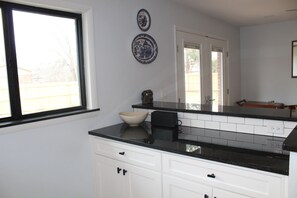 Interior - Cozy and spacious 4-bedroom house in the heart of campus. Walk to Boone Pickens! (Stillwater)