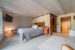 5 Schlafzimmer, Bügeleisen/Bügelbrett