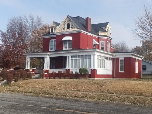 Cozy 1-bedroom corporate apartment with WiFi, AC in lovely Quincy