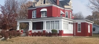 Cozy 1-bedroom corporate apartment with WiFi, AC in lovely Quincy