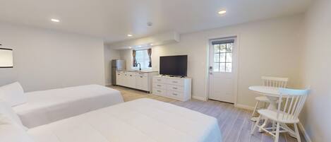 1 bedroom, bed sheets