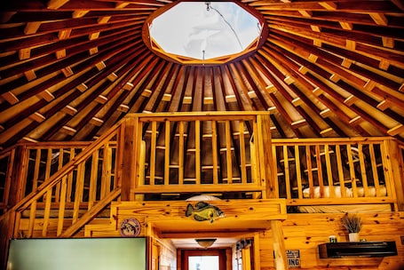 Interior. Sportsman's Bungalow on Toledo Bend