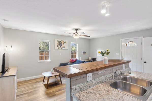 Interior - La Casita – Guesthouse with Private Outdoor Space (Buda)