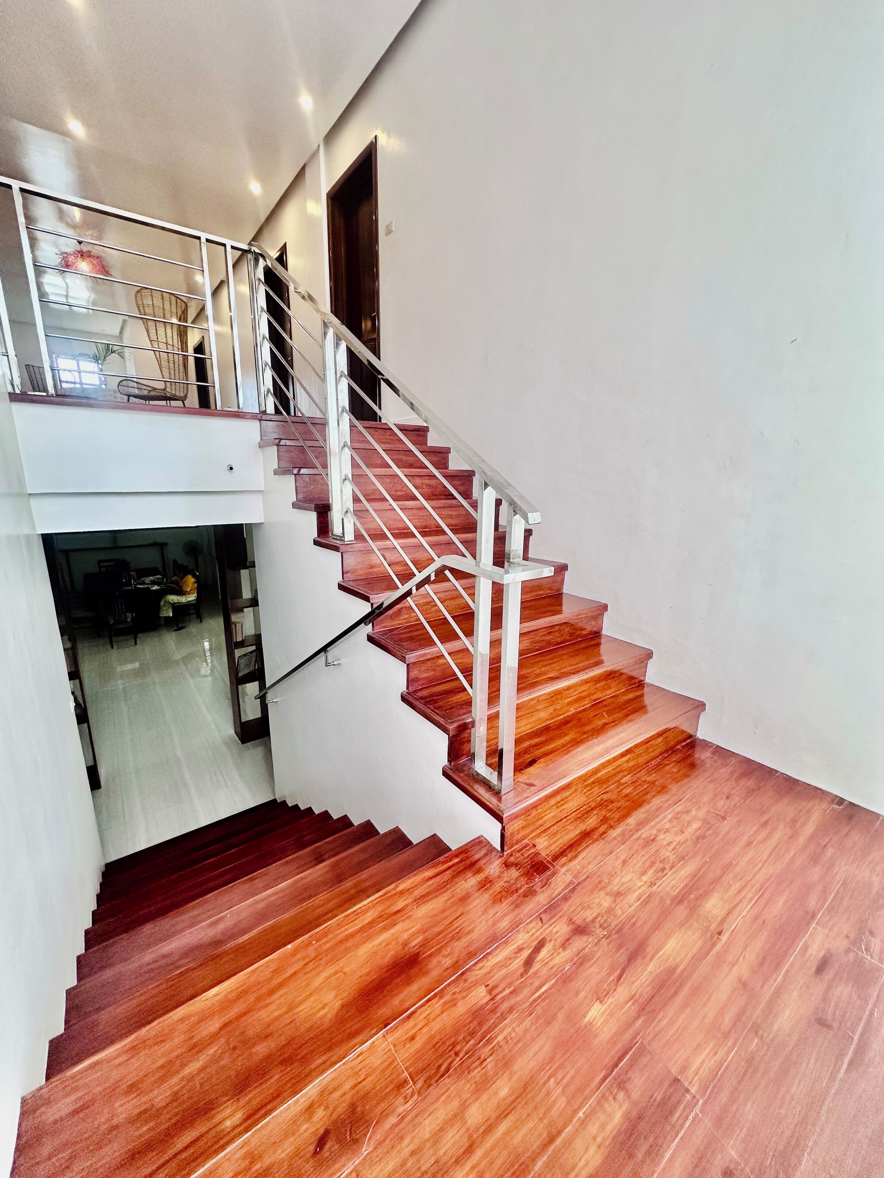 Handrails in stairways