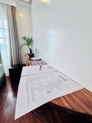 Minibar, desk, laptop workspace, blackout curtains - Calel Guest House (Palompon)