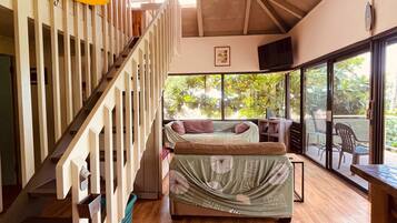 2 bedrooms, in-room safe, WiFi, bed sheets