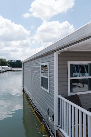 Property grounds - Charming land accessible houseboat in Morristown (Morristown)