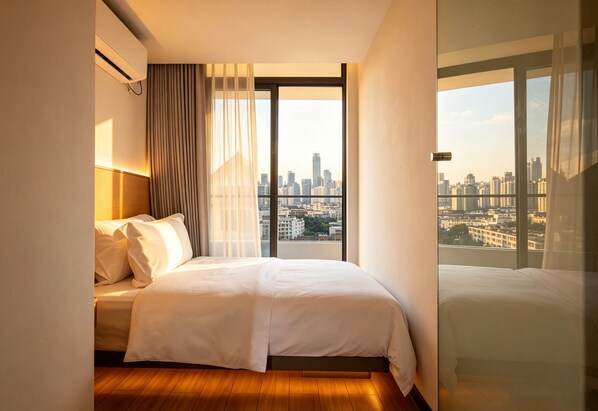 Standard Studio Suite | Memory foam beds, minibar, individually furnished, desk