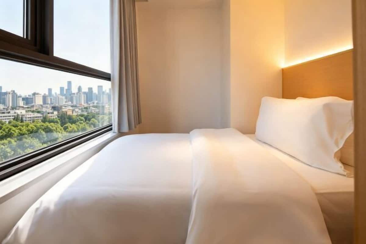 Memory foam beds, minibar, individually furnished, desk