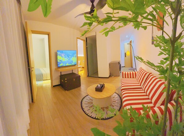 스탠다드 스튜디오 스위트 | 메모리폼 침대, 미니바, 각각 다르게 가구 비치, 책상