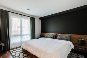 Condo, balcon, vue sur la montagne | 2 chambres, accès au Wi-Fi (inclus)