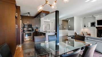 Condo, Balcony, Mountain View | Dining room