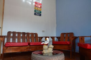 1 habitación, cortinas blackout y wifi gratis 