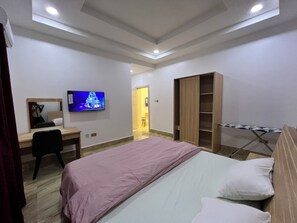 1 camera, una scrivania, ferro/asse da stiro, Wi-Fi gratuito