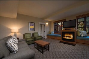 Living area - Weekend 2-bedroom, Celebrity Golf Championship, Grande Residence Lake Tahoe (South Lake Tahoe)