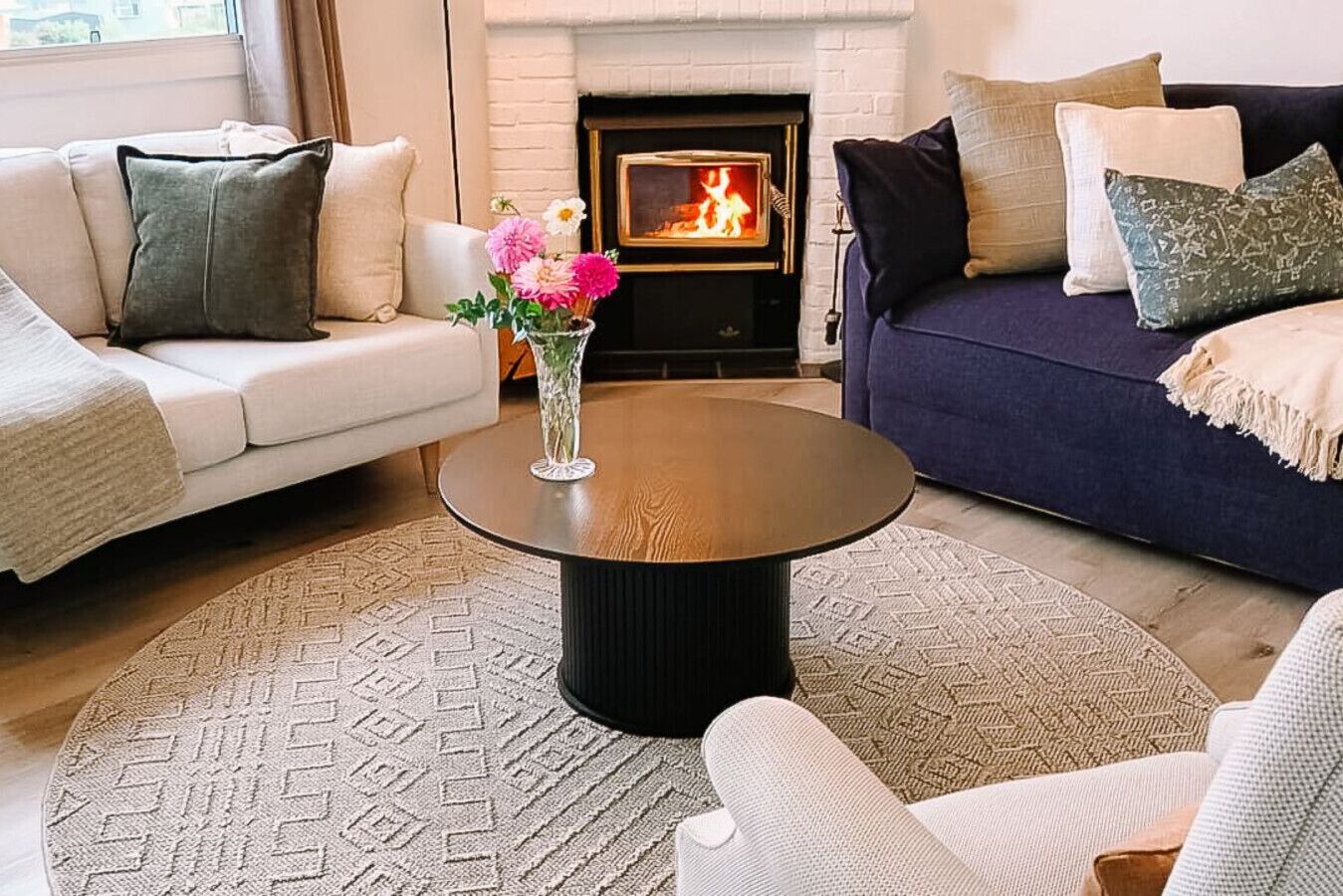 Smart TV, fireplace, DVD player, books