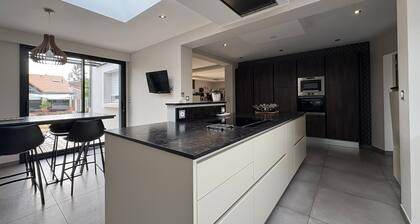 Maison 4 chambres piscine et jacuzzi