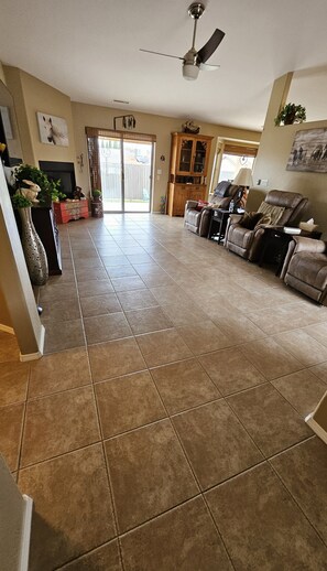 Interior - Tranquil Retreat – A Serene, Amenity-Rich Stay in Prescott Valley (Prescott Valley)