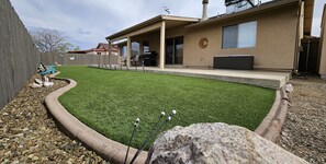 Terrace/patio - Tranquil Retreat – A Serene, Amenity-Rich Stay in Prescott Valley (Prescott Valley)