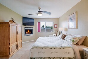 3 bedrooms, in-room safe, desk, iron/ironing board