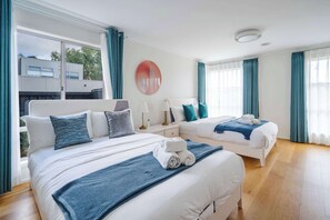 4 bedrooms, iron/ironing board, WiFi, bed sheets