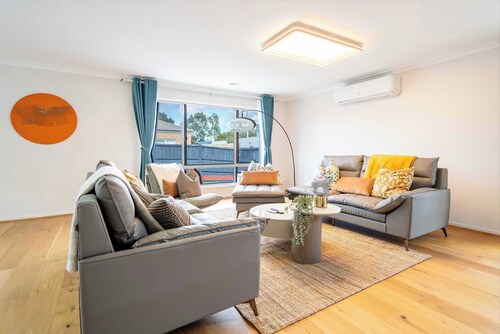 Spacious 4B House in PointCook