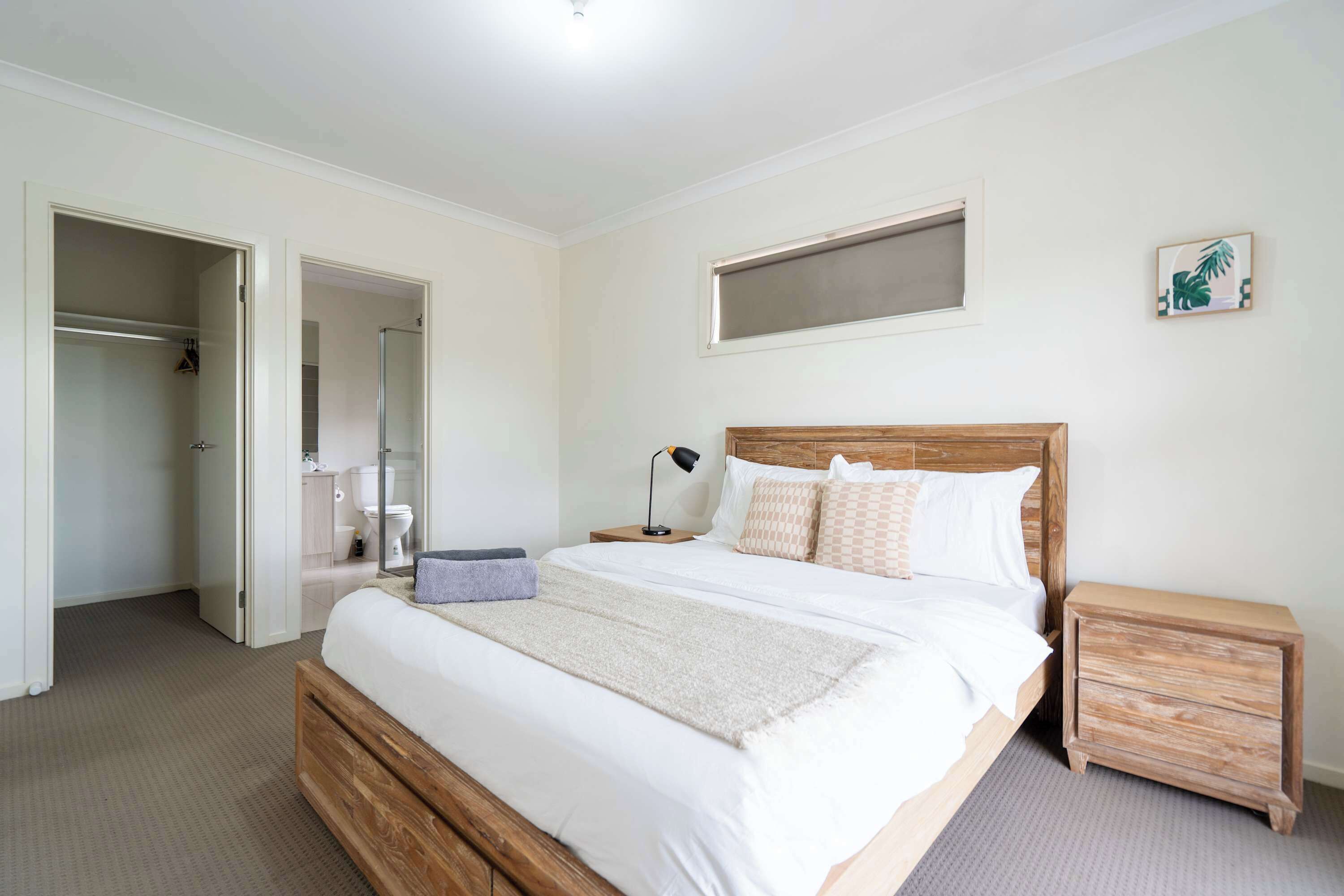 3 bedrooms, desk, iron/ironing board, WiFi