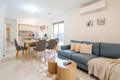 Modern 3B2B1C Home in Doreen