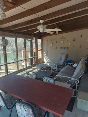 Interior - Catfish Cove at Watts bar Lake (Rockwood)