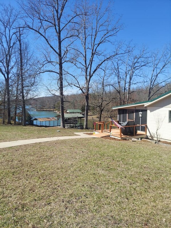 Property grounds - Catfish Cove at Watts bar Lake (Rockwood)