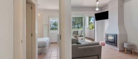 2 chambres, fer et planche à repasser, Wi-Fi gratuit, draps fournis