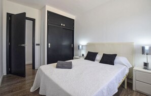 2 Schlafzimmer, Schreibtisch, Internetzugang