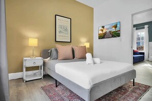 5 chambres, fer et planche à repasser, Wi-Fi, draps fournis