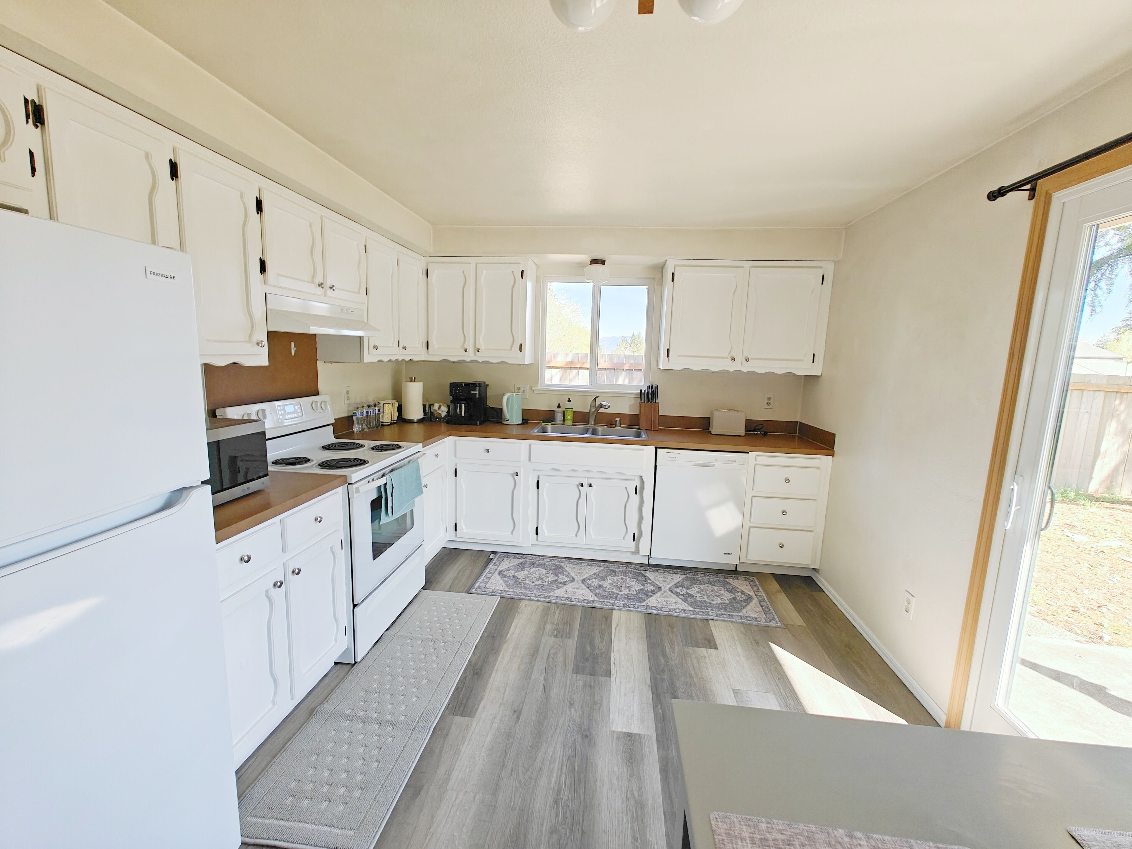 Microwave, oven, stovetop, dishwasher