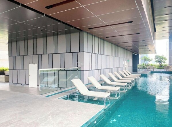 Indoor pool - Menara Jakarta Condo JI EXPO by Blezz (Jakarta)