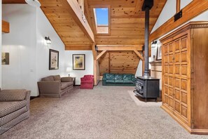 TV, fireplace, offices