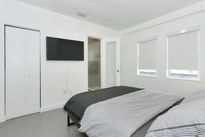 3 quartos, ferros/tábuas de passar roupa, Wi-Fi, roupa de cama