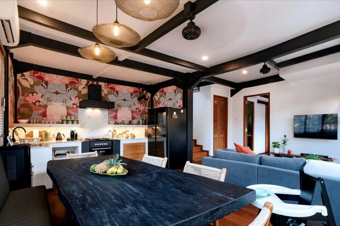 Vila, 3 quartos, piscina particular | Banheiro | Chuveiro, secador de cabelo, toalhas de banho, sabonete