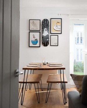 Dining - Stylish Apartment, Garden with Beautiful Sea Views (Newquay)