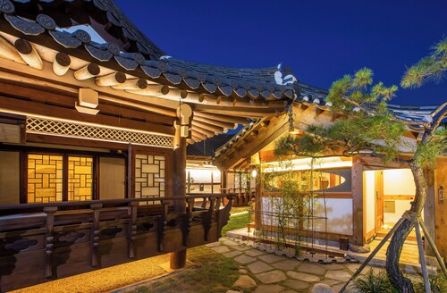 Ohsudang Hwangridan-gil Hanok Stay