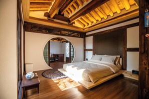 Yeojeon | Free WiFi - Ohsudang Hanok Stay (Gyeongju)
