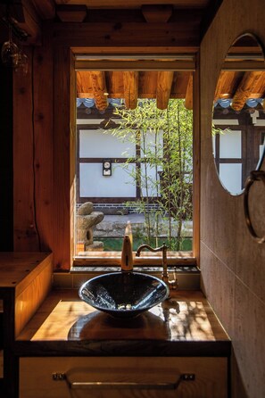 Free WiFi - Ohsudang Hanok Stay (Gyeongju)