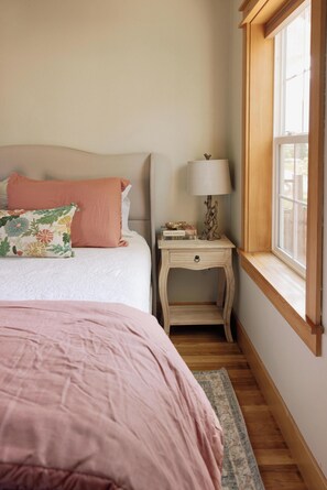 2 bedrooms, iron/ironing board, travel cot, WiFi