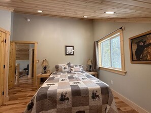 3 室のベッドルーム、アイロン / アイロン台、WiFi、ベッドシーツ