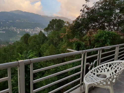 Family-friendly Independent Studio Unit in Solan, Himachal Pradesh, India